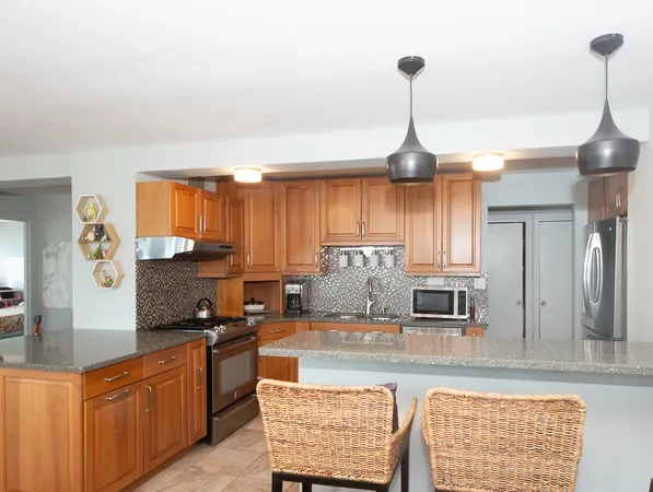$420,000 | 5801 North Sheridan Road, Unit 18C, Chicago, IL 60660
