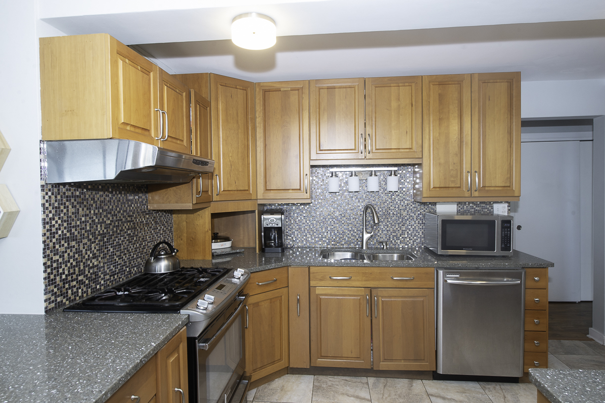 5801 North Sheridan Road, Unit 18C Chicago, IL 60660 - Photo 12 of 37