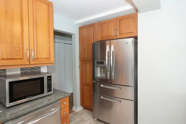 $420,000 | 5801 North Sheridan Road, Unit 18C, Chicago, IL 60660