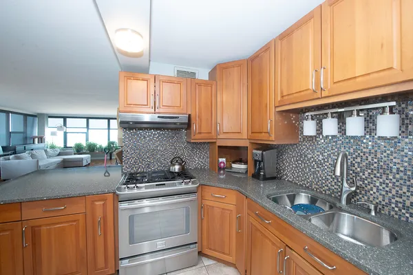$420,000 | 5801 North Sheridan Road, Unit 18C, Chicago, IL 60660