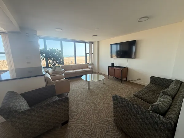 $420,000 | 5801 North Sheridan Road, Unit 18C, Chicago, IL 60660