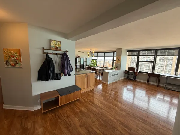 $420,000 | 5801 North Sheridan Road, Unit 18C, Chicago, IL 60660