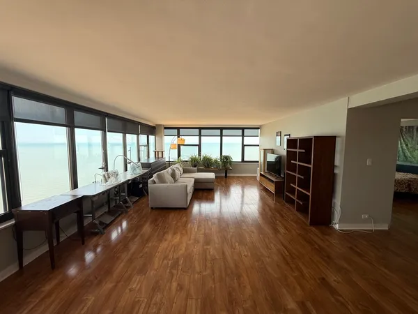 $420,000 | 5801 North Sheridan Road, Unit 18C, Chicago, IL 60660