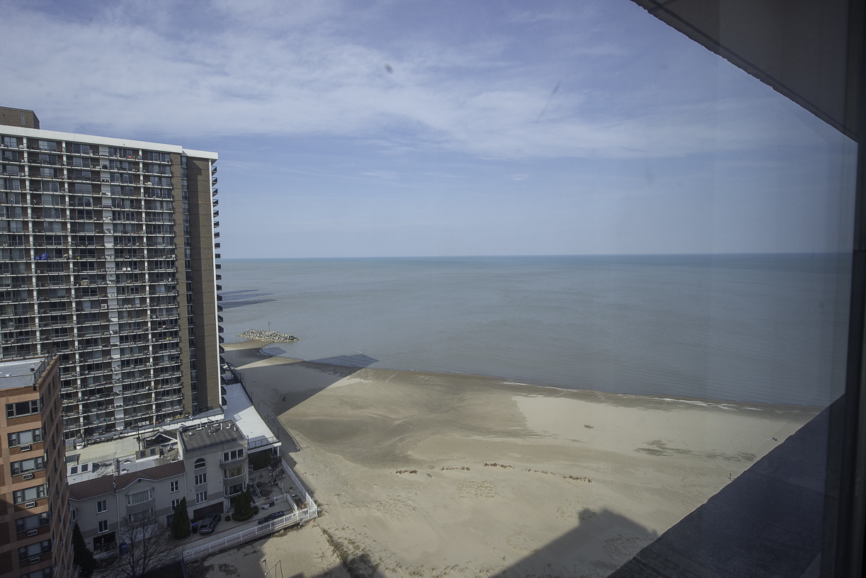 5801 North Sheridan Road, Unit 18C Chicago, IL 60660 - Photo 5 of 37