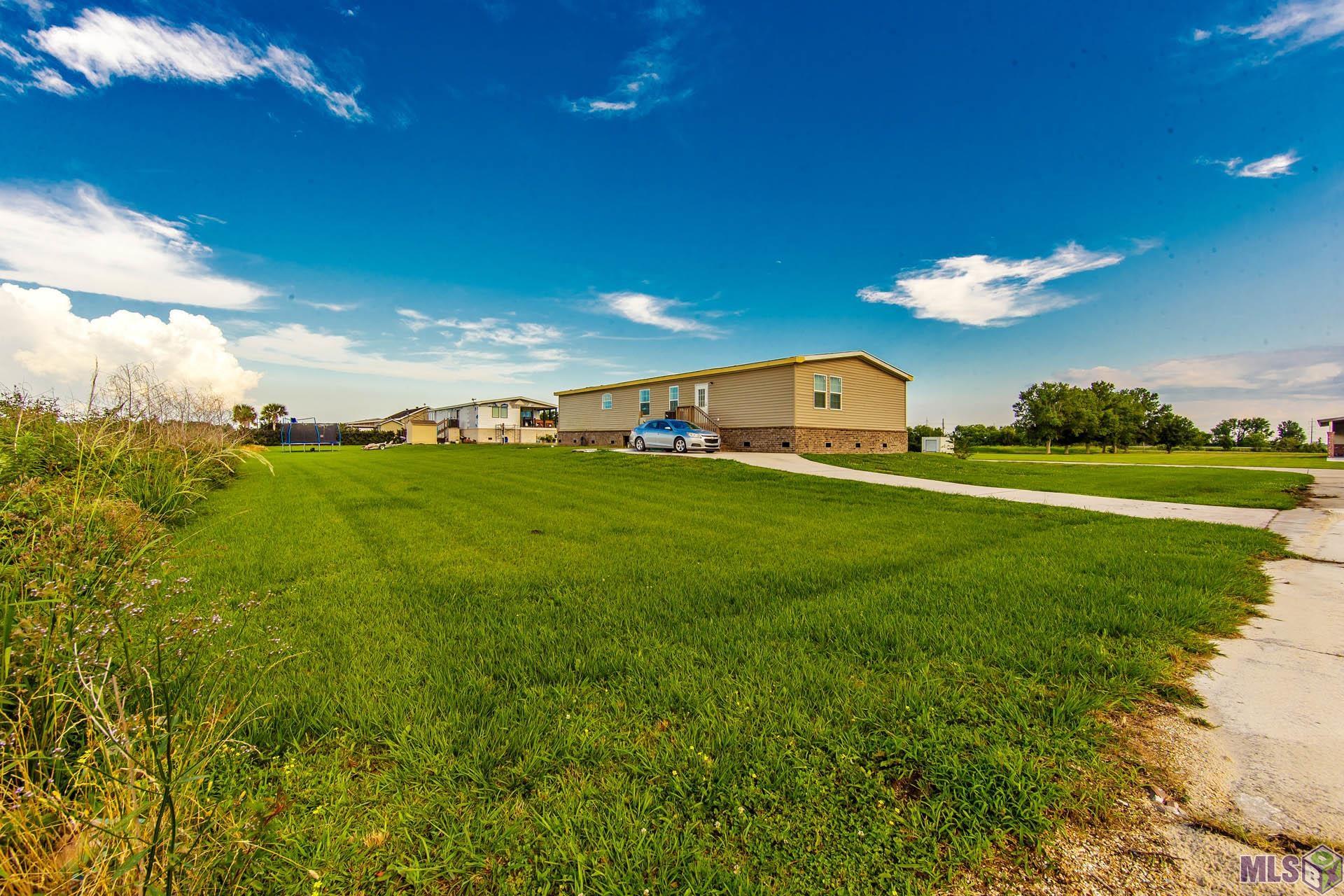 181 Treasure Drive Raceland, LA 70394 - Photo 2 of 10