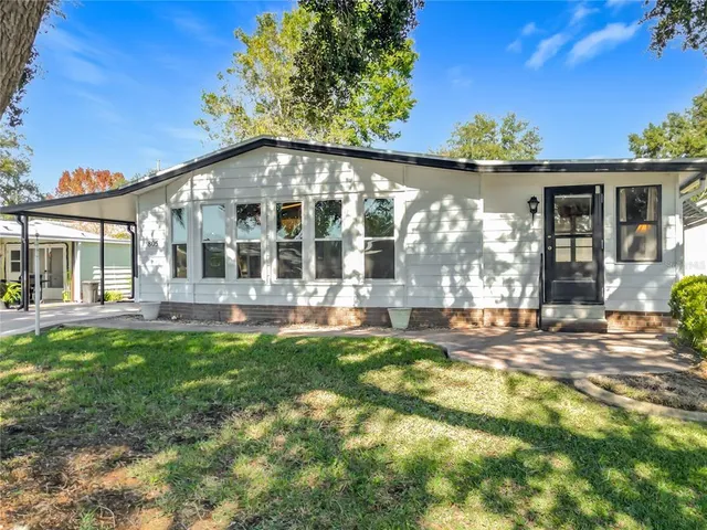 $195,000 | 805 Camelia Court, Lady Lake, FL 32159