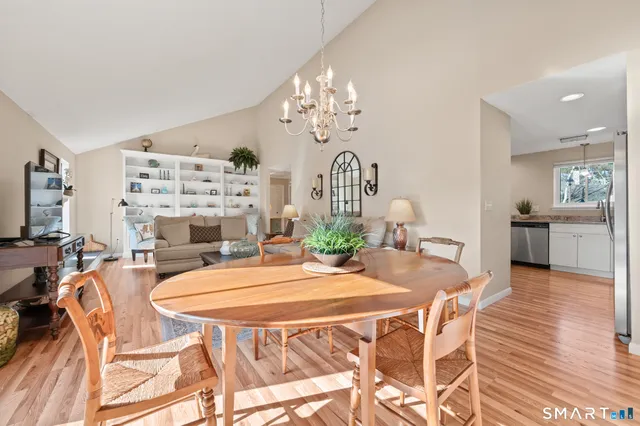 $359,900 | 168 Hollister Way South, Glastonbury, CT 06033