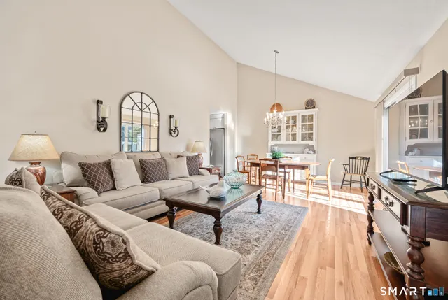 $359,900 | 168 Hollister Way South, Glastonbury, CT 06033