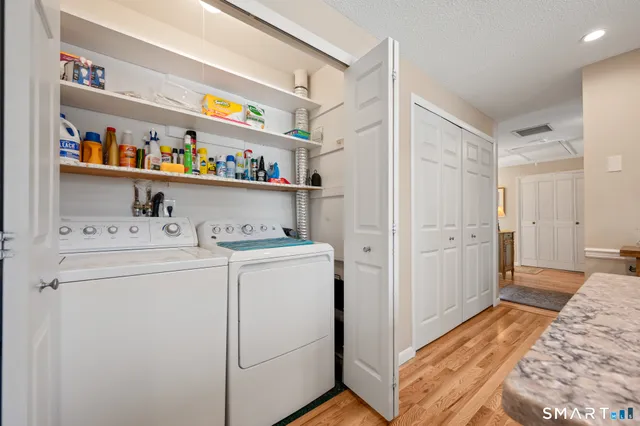 $359,900 | 168 Hollister Way South, Glastonbury, CT 06033