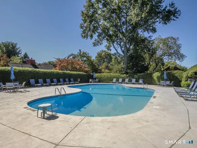 $359,900 | 168 Hollister Way South, Glastonbury, CT 06033