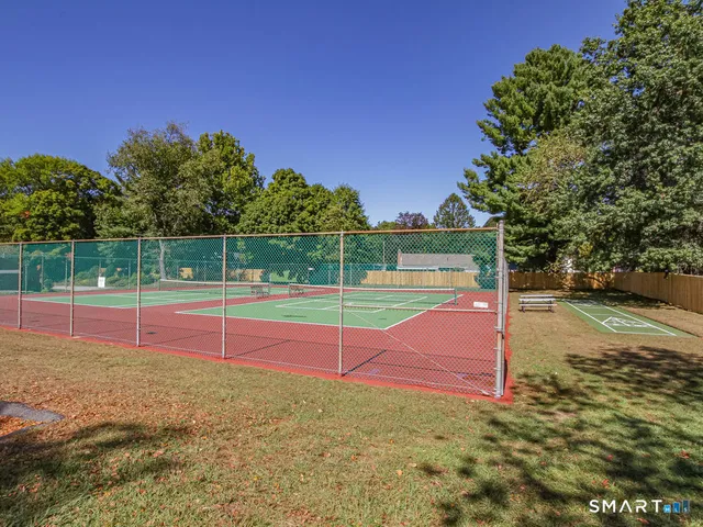 $359,900 | 168 Hollister Way South, Glastonbury, CT 06033