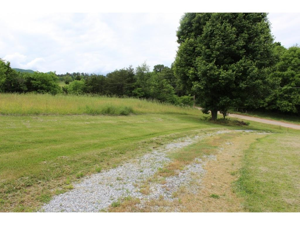 735 Doyle Davis Road Greeneville, TN 37743 - Photo 8 of 20 Photo 8
