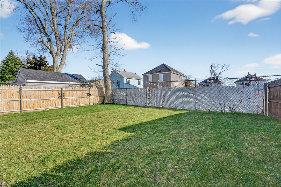 52 Sumner Avenue Cranston, RI 02920 - Photo 18 of 20
