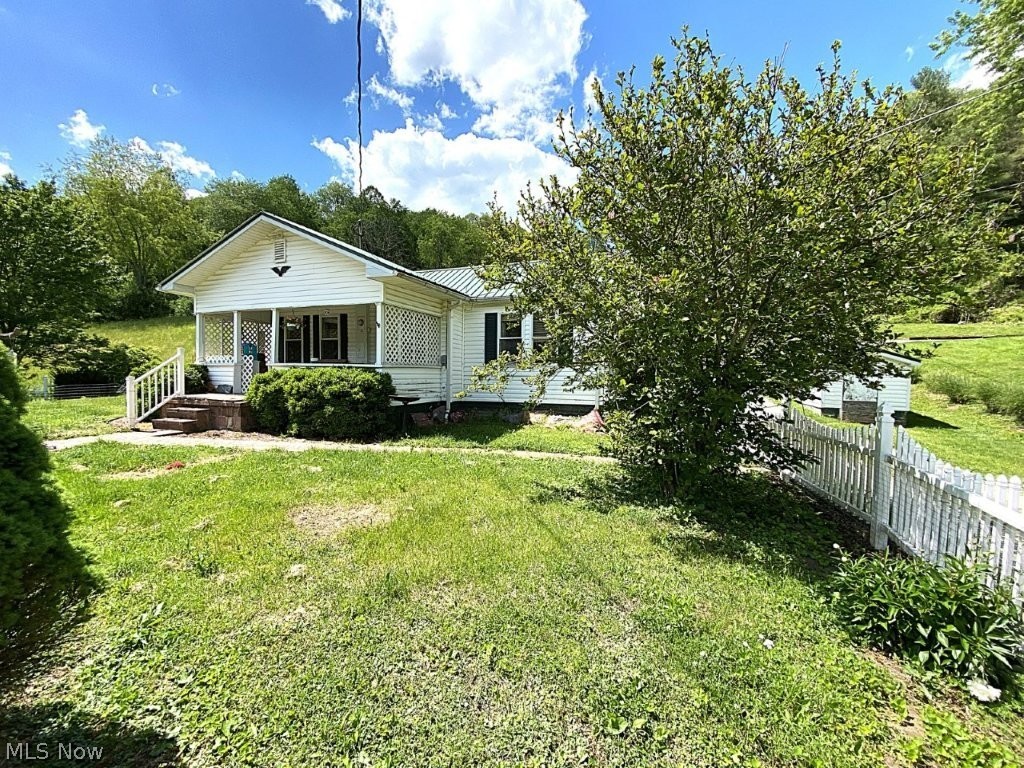 2174 Middle Fork Road Reedy, WV 25270 - Photo 5 of 50