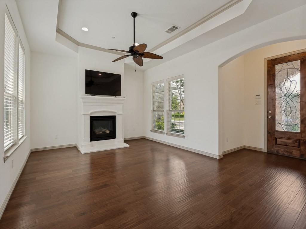 281 Tulip Way Keller, TX 76248 - Photo 3 of 26 Lots of natural light