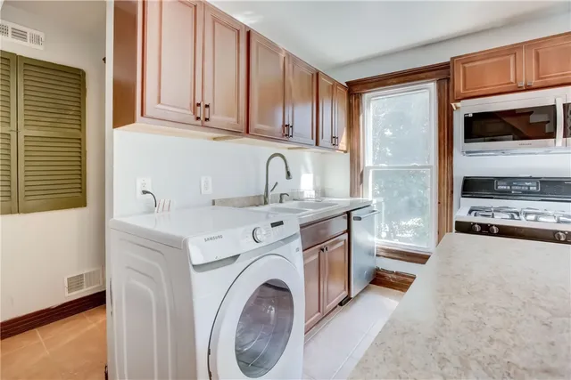 $1,445 | 32 Birch Crescent, Unit 3, Rochester, NY 14607