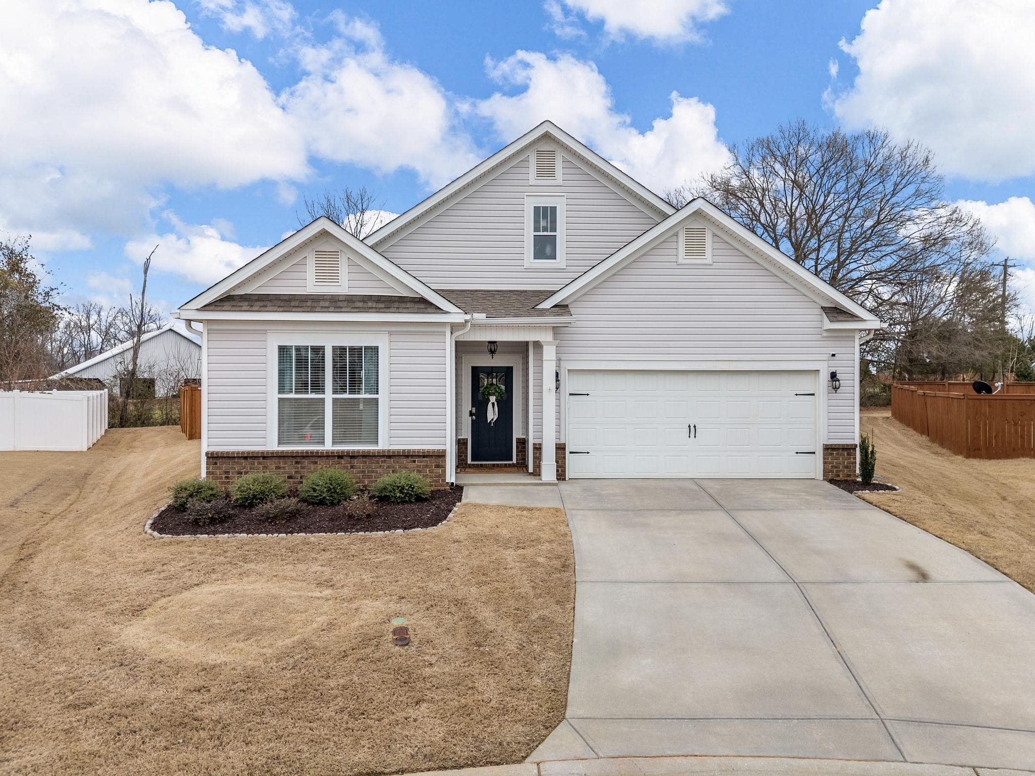 421 Linfield Court Duncan, SC 29334 - Photo 1 of 37