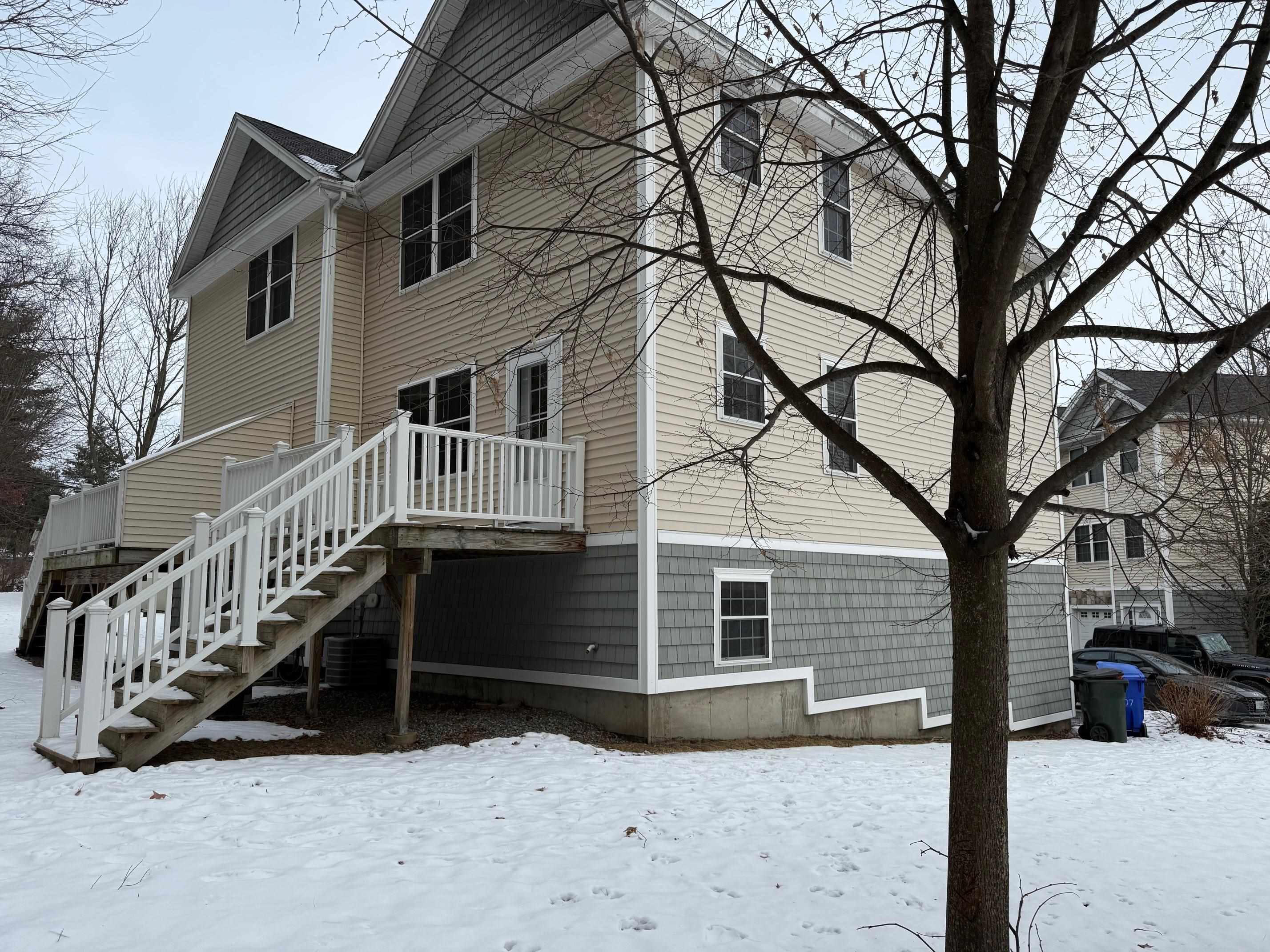 607 Holt Avenue Manchester, NH 03109 - Photo 2 of 4