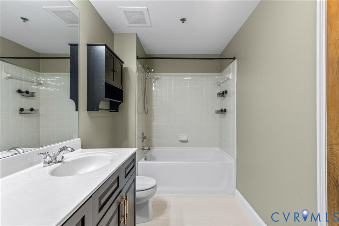 251 Rocketts Way, Unit 104 Henrico, VA 23231 - Photo 35 of 41