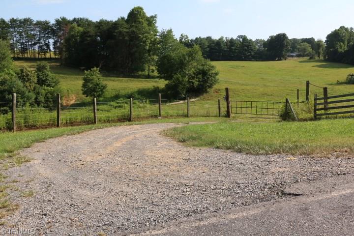 246 Pat Irwin Road Pilot Mountain, NC 27041 - Photo 2 of 29 Gallery Image 2