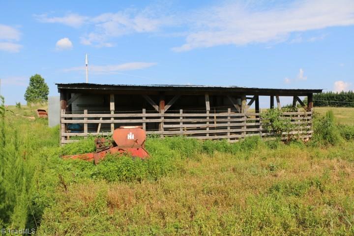 246 Pat Irwin Road Pilot Mountain, NC 27041 - Photo 19 of 29 Gallery Image 19