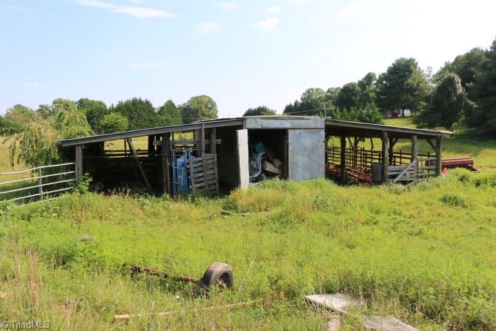 246 Pat Irwin Road Pilot Mountain, NC 27041 - Photo 20 of 29 Gallery Image 20