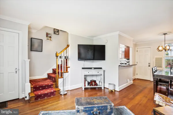 $3,775 | 821 Church Street, Alexandria, VA 22314