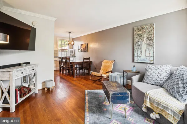 $3,775 | 821 Church Street, Alexandria, VA 22314