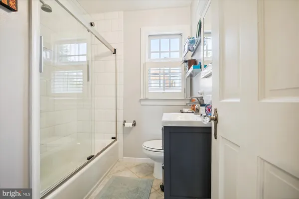 $3,775 | 821 Church Street, Alexandria, VA 22314