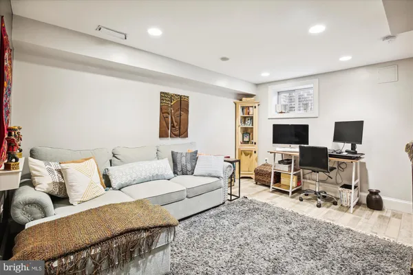 $3,775 | 821 Church Street, Alexandria, VA 22314