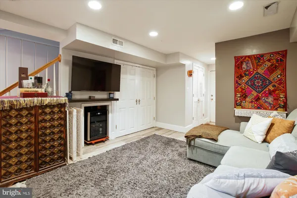 $3,775 | 821 Church Street, Alexandria, VA 22314