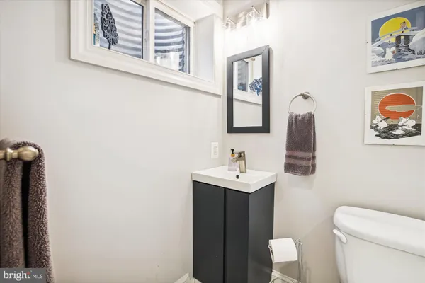 $3,775 | 821 Church Street, Alexandria, VA 22314