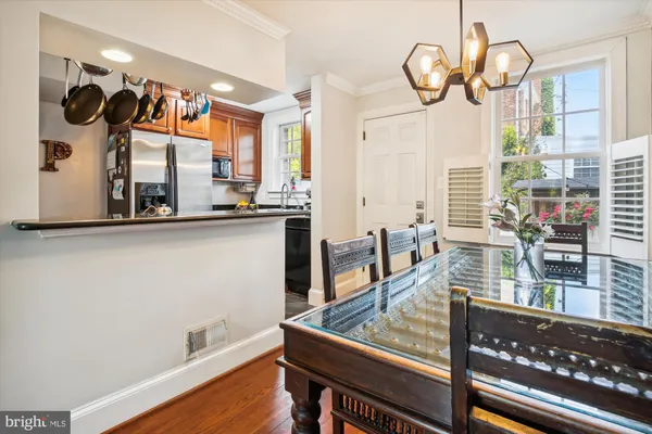 $3,775 | 821 Church Street, Alexandria, VA 22314
