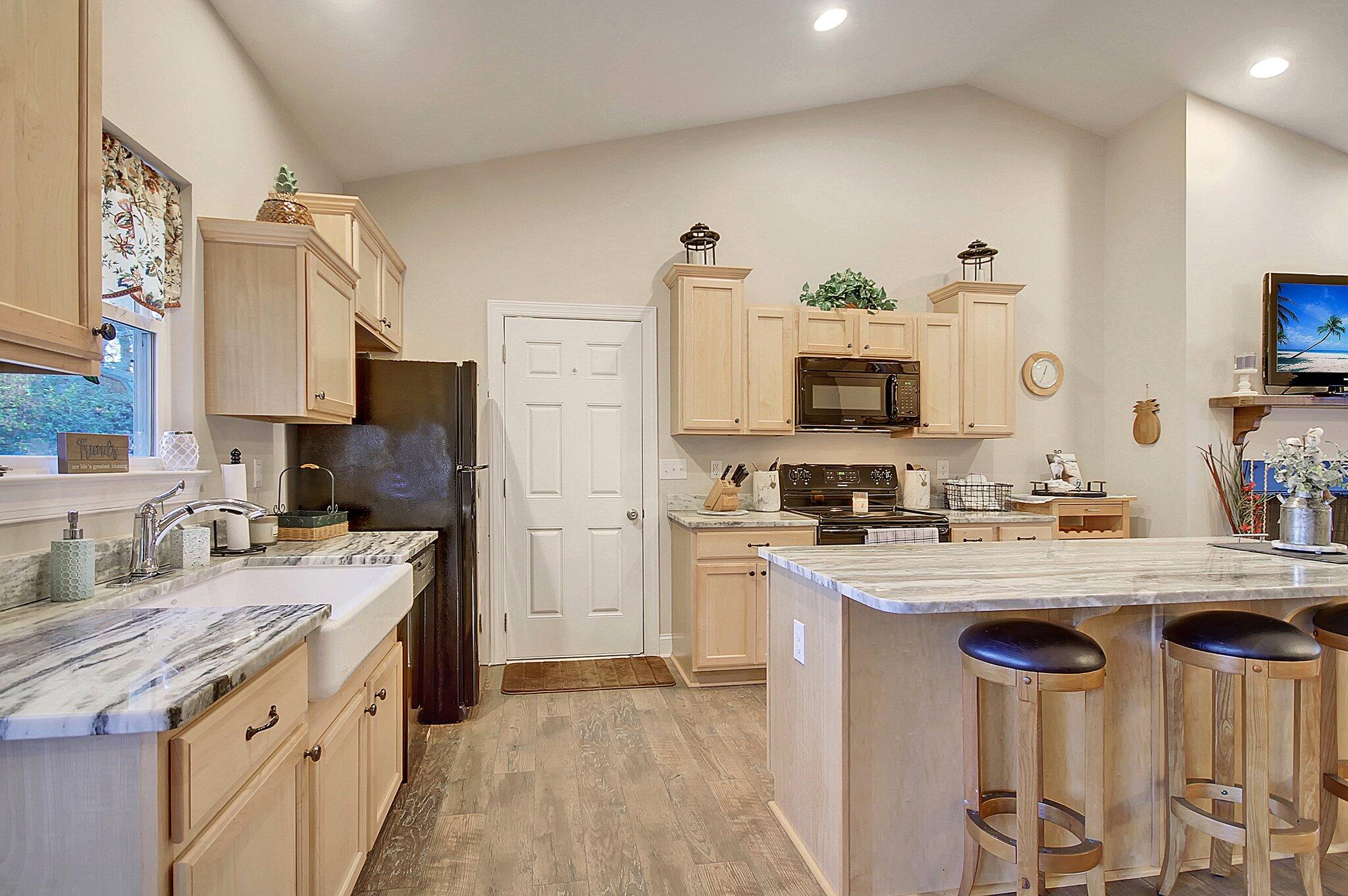 124 Lodestone Court Moncks Corner, SC 29461 - Photo 5 of 29 16-web-or-mls-CREM_124 Lodestone_016