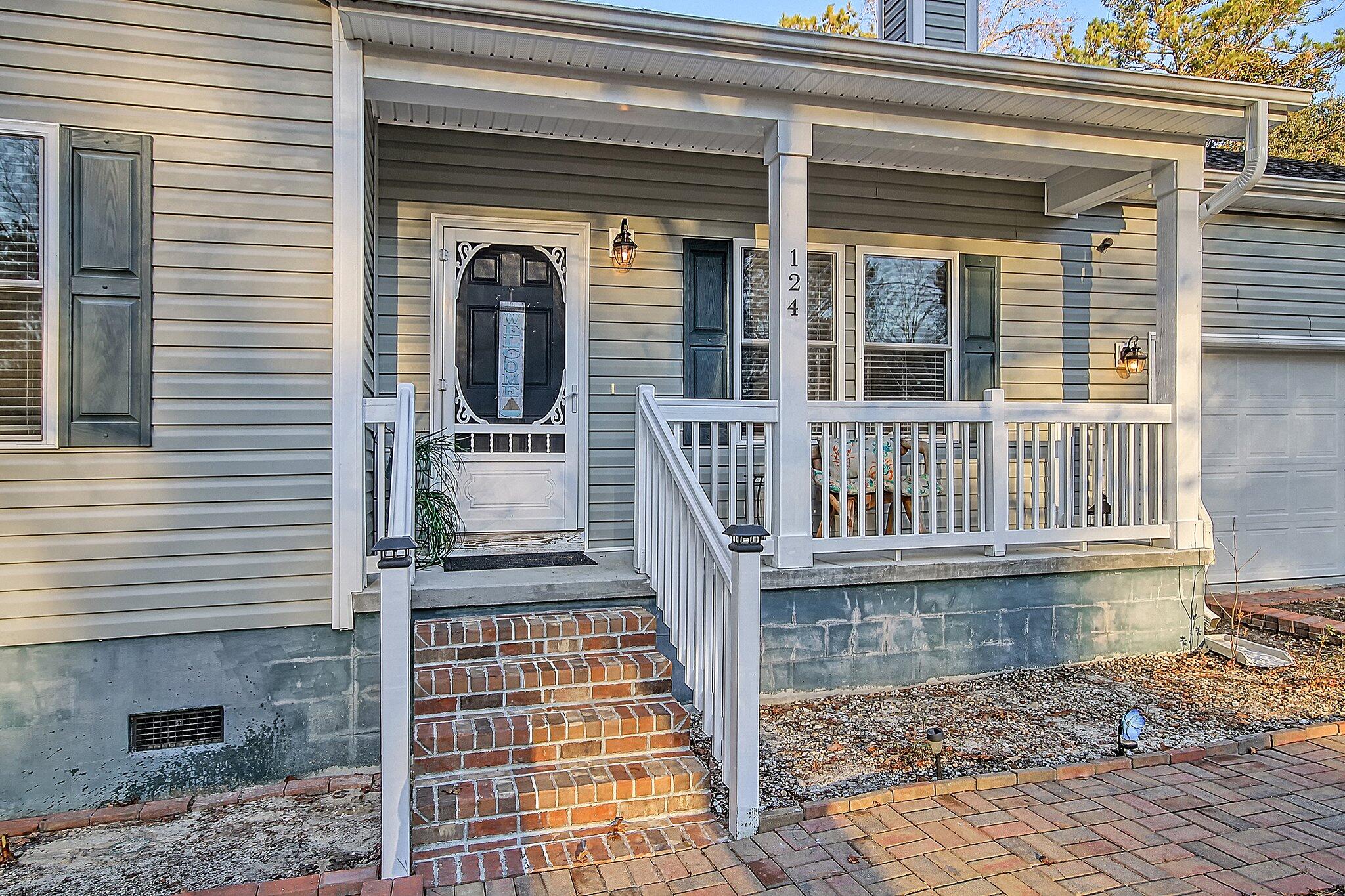 124 Lodestone Court Moncks Corner, SC 29461 - Photo 6 of 29 6-web-or-mls-CREM_124 Lodestone_006