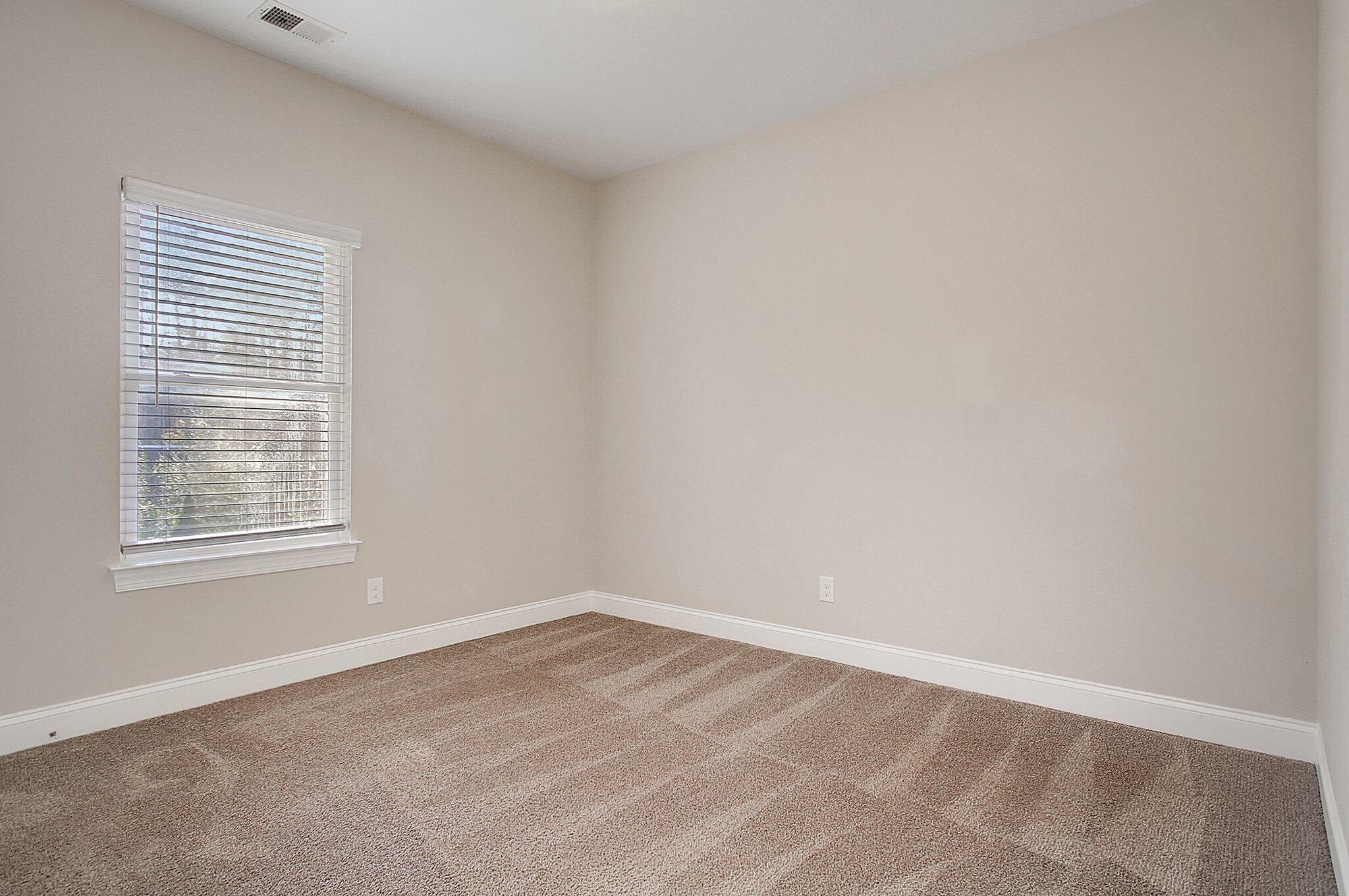 124 Lodestone Court Moncks Corner, SC 29461 - Photo 10 of 29 22-web-or-mls-CREM_124 Lodestone_022