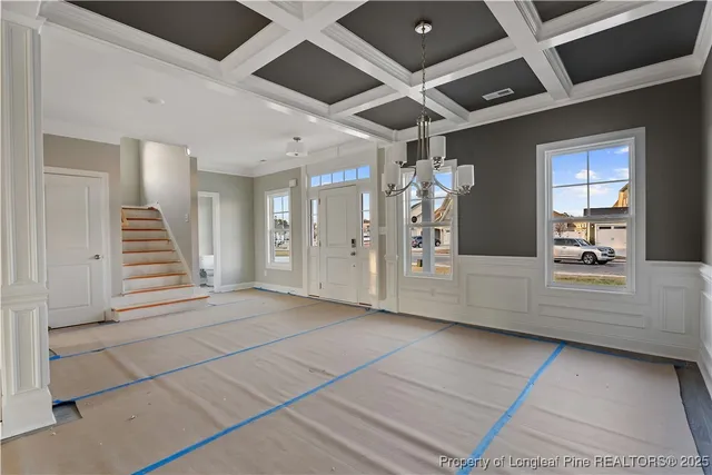 a view of an entryway with a livingroom