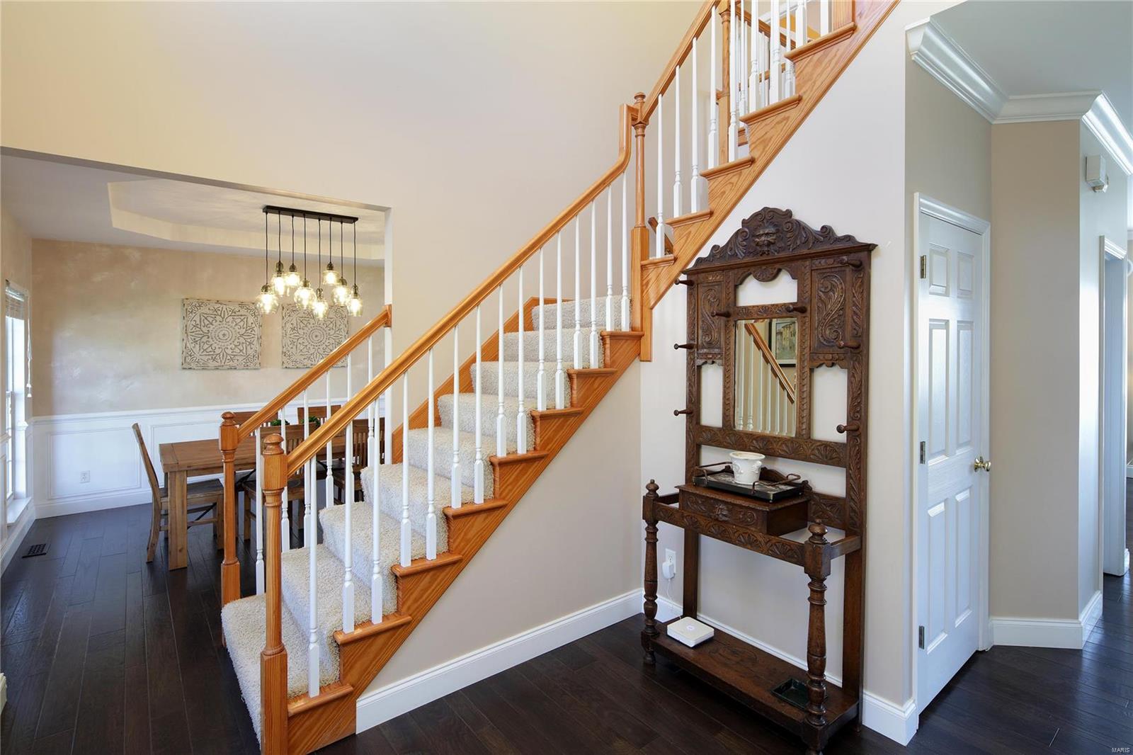 737 Castle Ridge Drive Ballwin, MO 63021 - Photo 3 of 21 Gallery Image 3