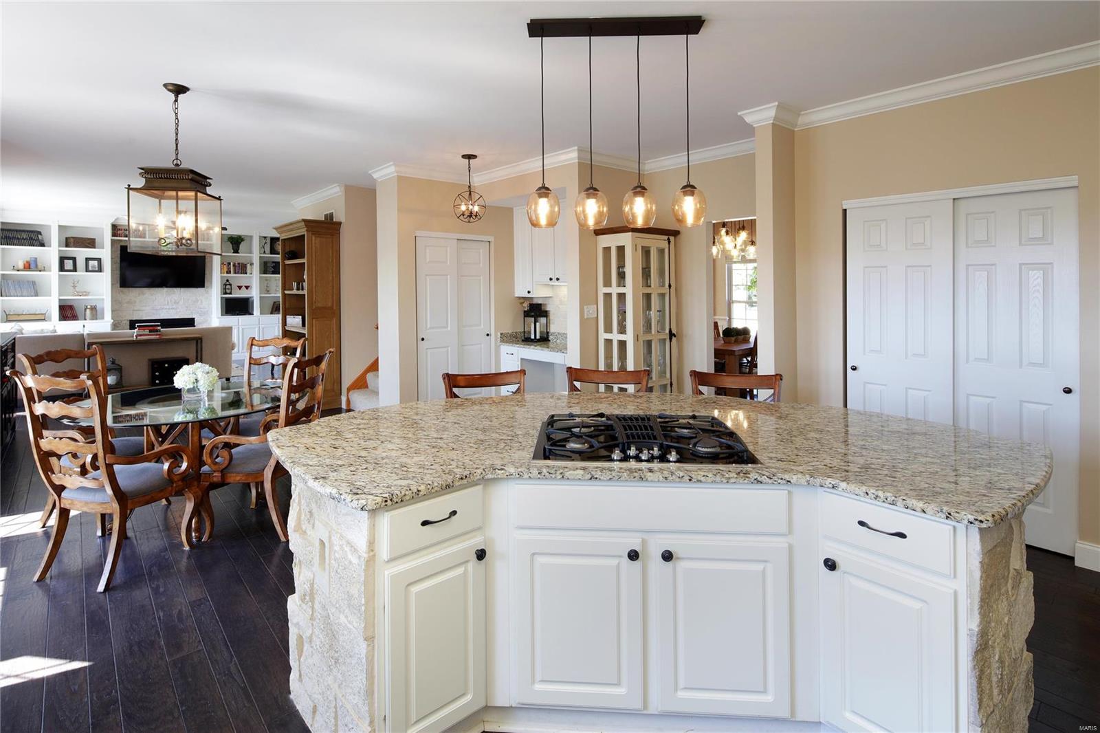 737 Castle Ridge Drive Ballwin, MO 63021 - Photo 6 of 21 Gallery Image 6