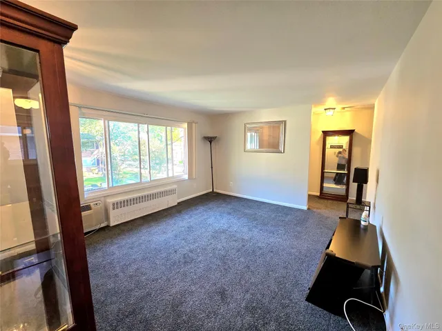 $269,990 | 111 Edmunton Drive, Unit G4, North Babylon, NY 11703