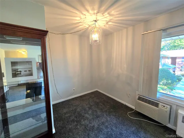 $269,990 | 111 Edmunton Drive, Unit G4, North Babylon, NY 11703