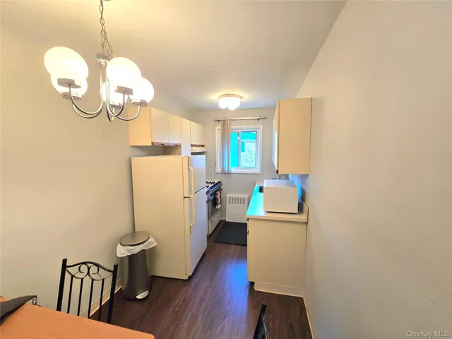 $269,990 | 111 Edmunton Drive, Unit G4, North Babylon, NY 11703