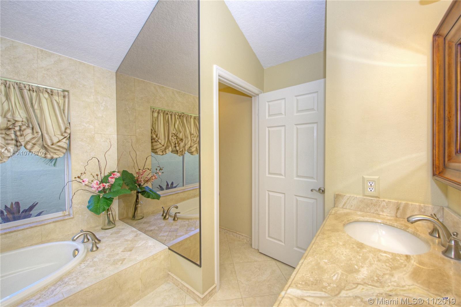 6627 Wood Lake Road Jupiter, FL 33458 - Photo 19 of 70 Gallery Image 19