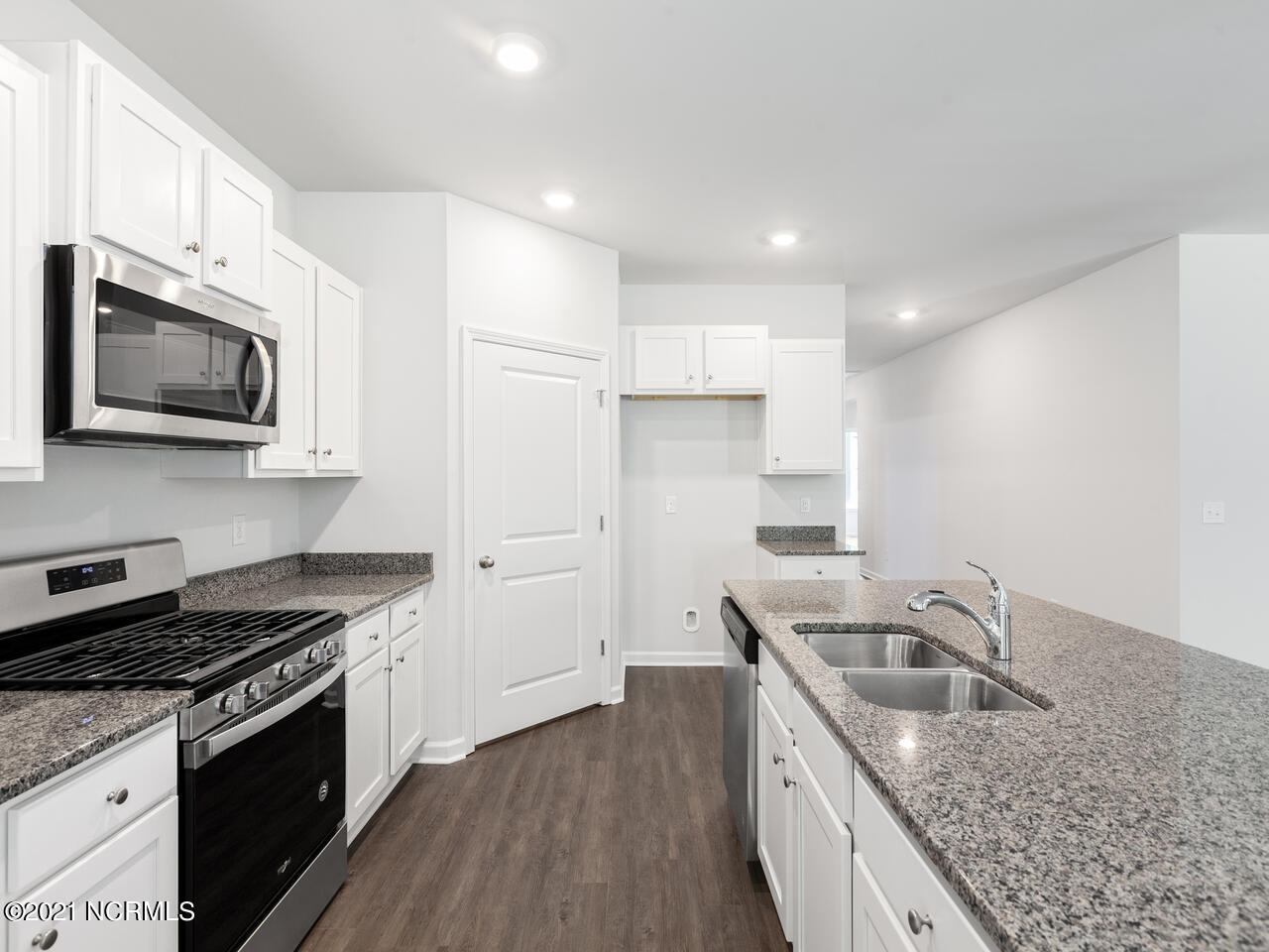 9071 St George Road, Unit LOT 35 Wilmington, NC 28411 - Photo 8 of 20 colors may vary