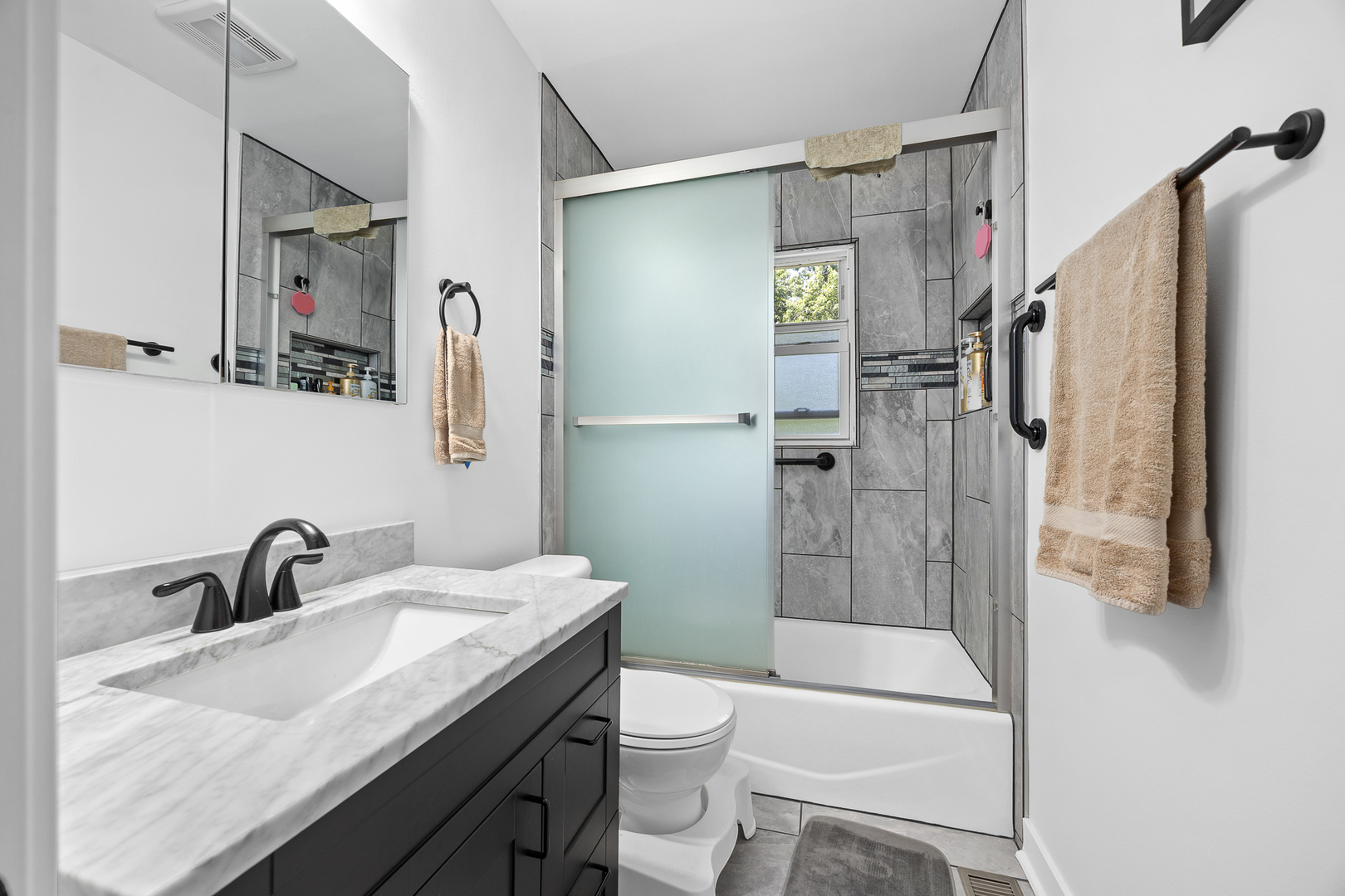 313 Bedford Road Bolingbrook, IL 60440 - Photo 15 of 38