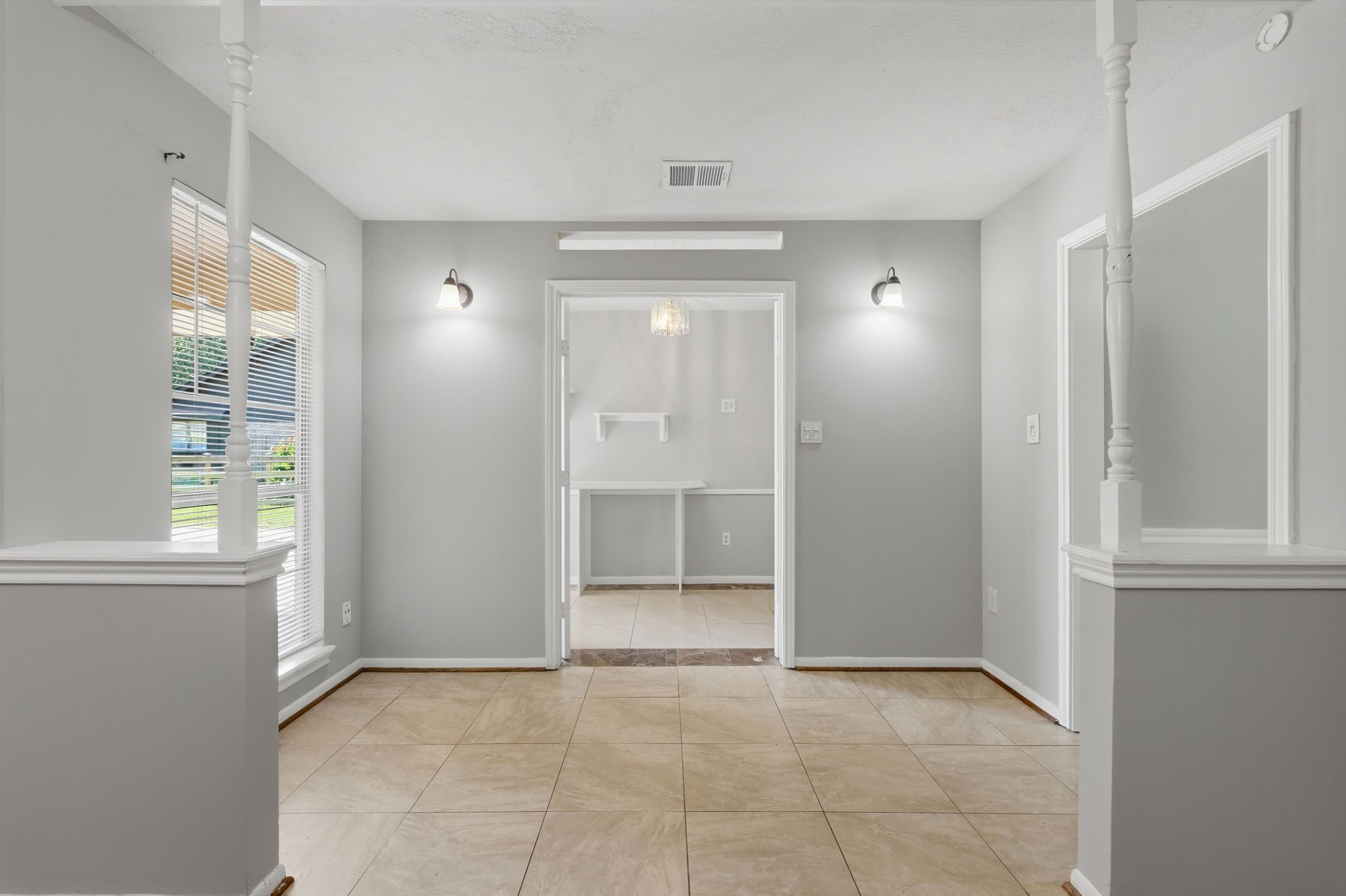 25611 Timberlane Drive Spring, TX 77386 - Photo 9 of 38 an empty room with windows and closet