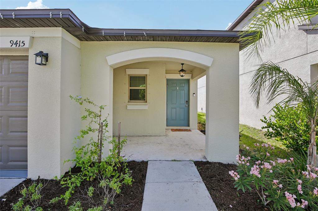 9415 Lemon Drop Loop Sun City Center, FL 33573 - Photo 2 of 53
