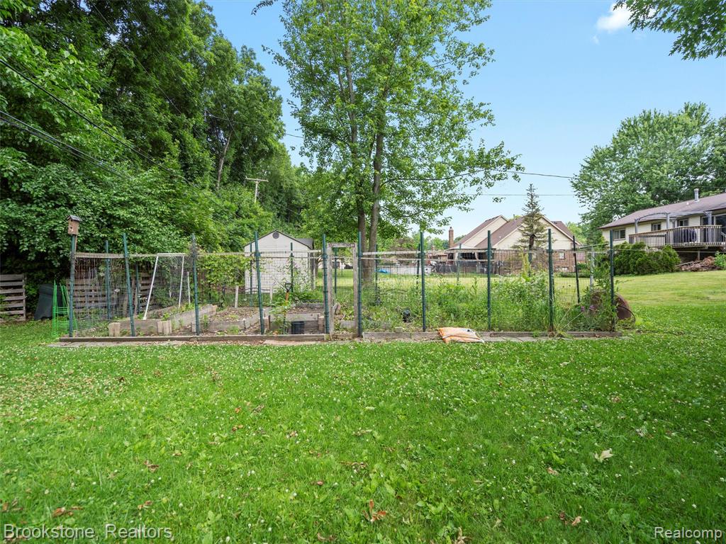 2830 Harrington Road Rochester Hills, MI 48307 - Photo 35 of 38