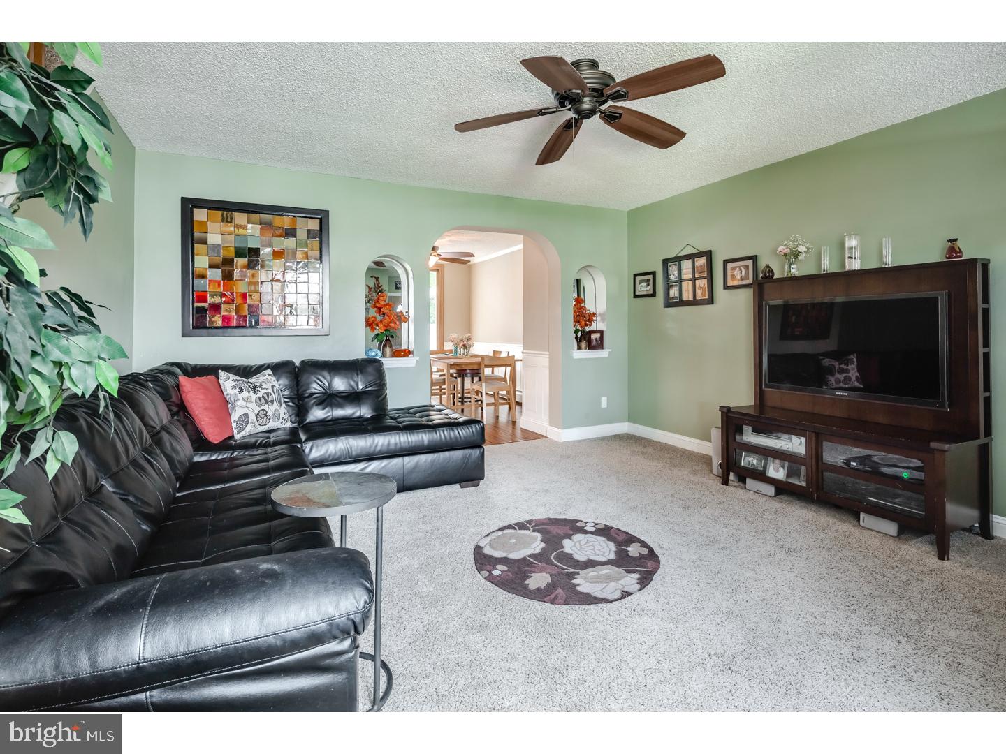 129 Green Valley Road Upper Darby, PA 19082 - Photo 3 of 18 Gallery Image 3