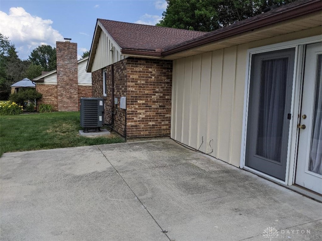 2704 Lantz Road Dayton, OH 45434 - Photo 9 of 10